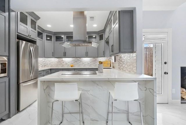1911 Bering Drive 28, Houston, TX 77057