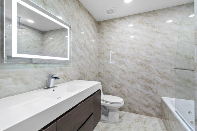 1911 Bering Drive 28, Houston, TX 77057