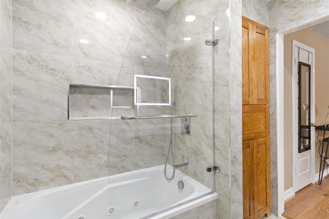 1911 Bering Drive 28, Houston, TX 77057