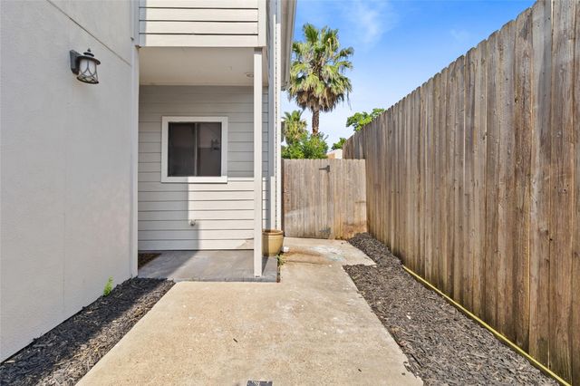 1911 Bering Drive 28, Houston, TX 77057