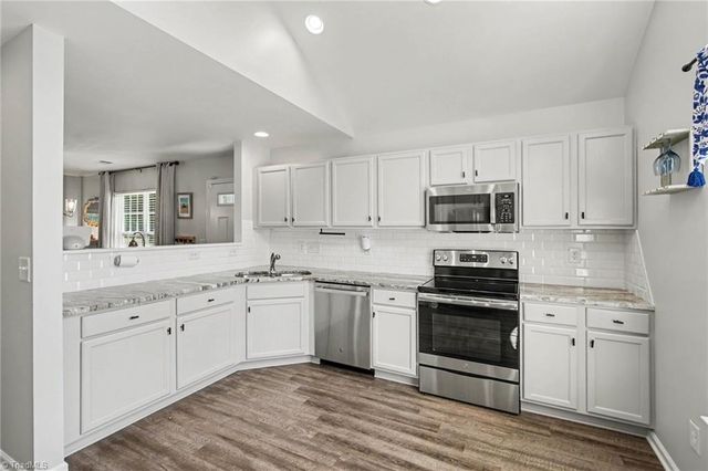 3367 Victoria Park Lane, Winston-salem, NC 27103