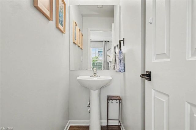 3367 Victoria Park Lane, Winston-salem, NC 27103