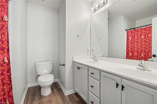 3367 Victoria Park Lane, Winston-salem, NC 27103
