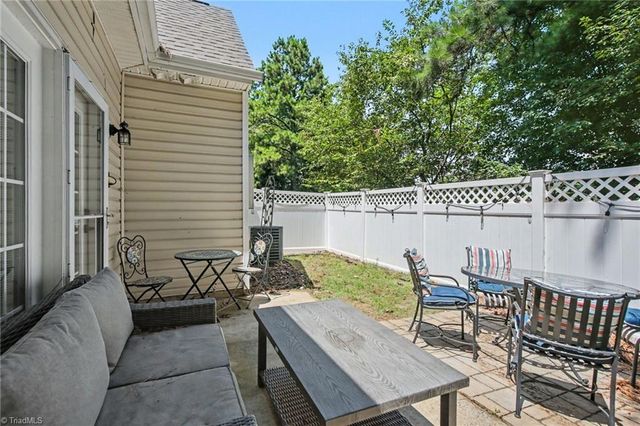 3367 Victoria Park Lane, Winston-salem, NC 27103