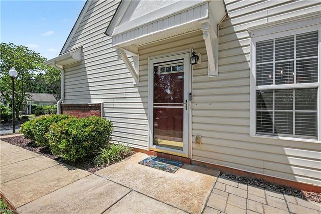 3367 Victoria Park Lane, Winston-salem, NC 27103