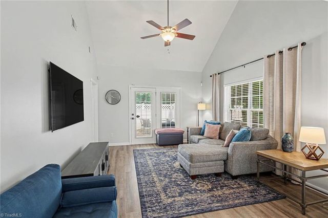 3367 Victoria Park Lane, Winston-salem, NC 27103