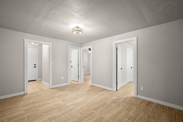 402 Twin Elm DR, Canyon Lake, TX 78133