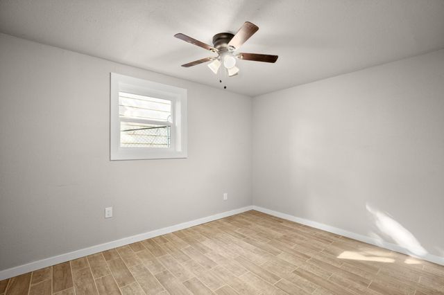 402 Twin Elm DR, Canyon Lake, TX 78133