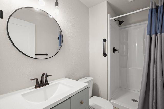 402 Twin Elm DR, Canyon Lake, TX 78133