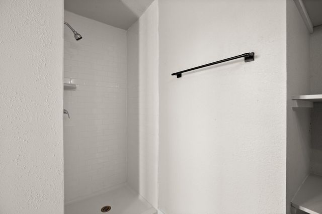 402 Twin Elm DR, Canyon Lake, TX 78133