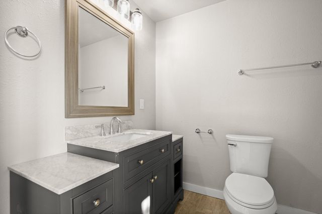 402 Twin Elm DR, Canyon Lake, TX 78133