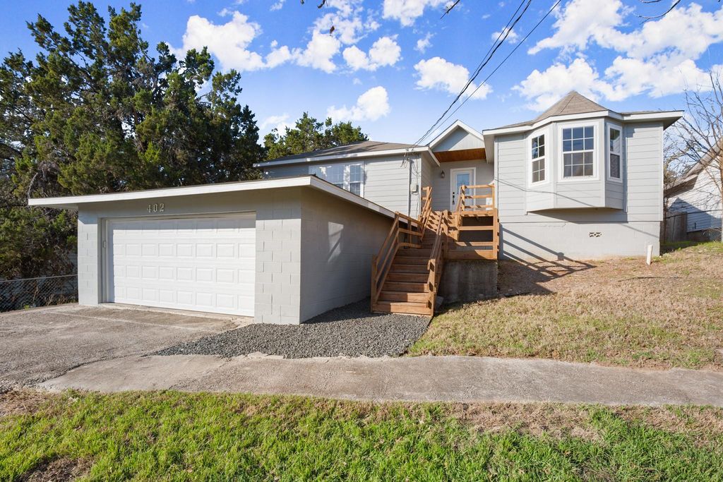 402 Twin Elm DR, Canyon Lake, TX 78133