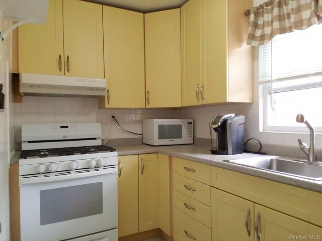 330 S Broadway D9, Tarrytown, NY 10591