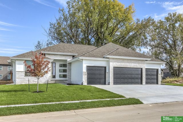11011 S 98th Street, Papillion, NE 68046