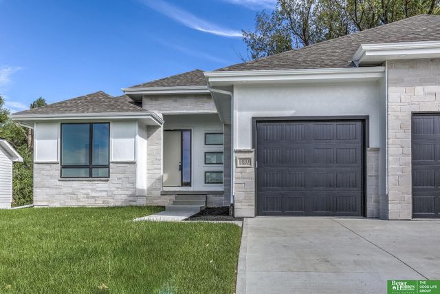 11011 S 98th Street, Papillion, NE 68046