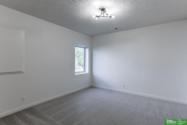 11011 S 98th Street, Papillion, NE 68046