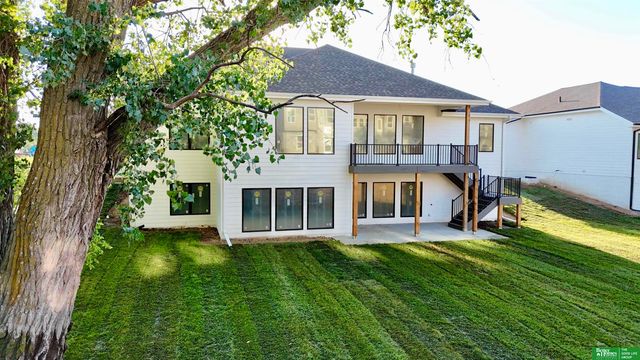 11011 S 98th Street, Papillion, NE 68046