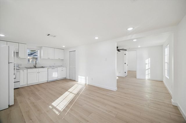 711 E 32nd Street A, Houston, TX 77022