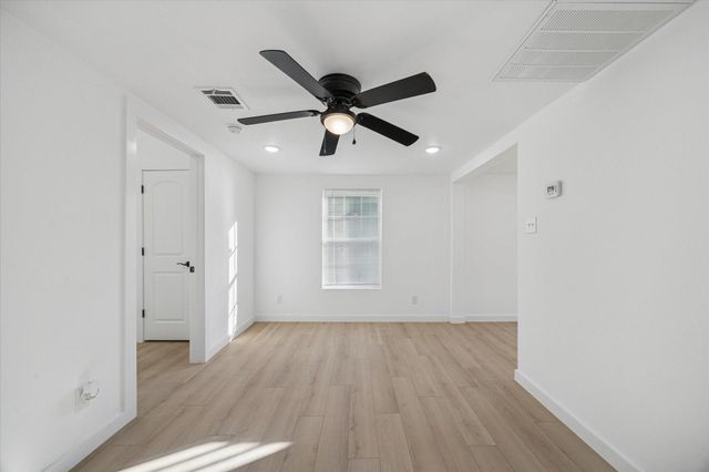 711 E 32nd Street A, Houston, TX 77022