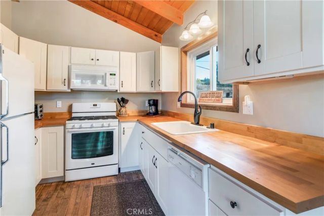 39576 Oak Glen Road, Fawnskin, CA 92333
