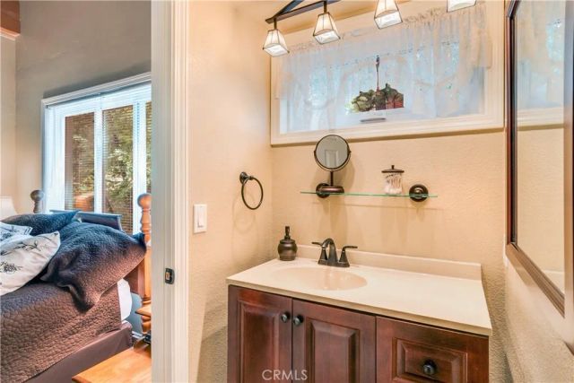 39576 Oak Glen Road, Fawnskin, CA 92333