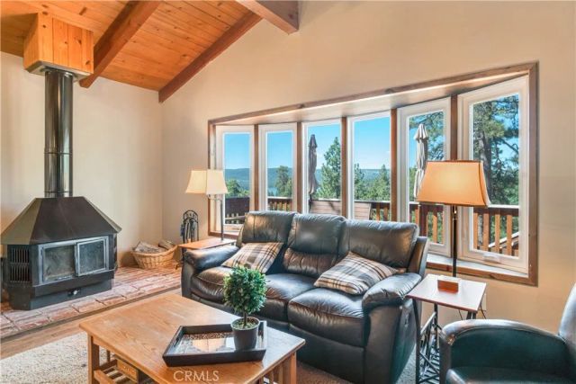39576 Oak Glen Road, Fawnskin, CA 92333