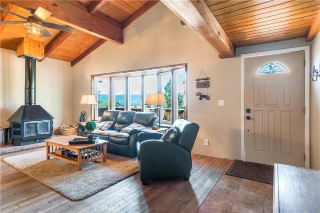 39576 Oak Glen Road, Fawnskin, CA 92333