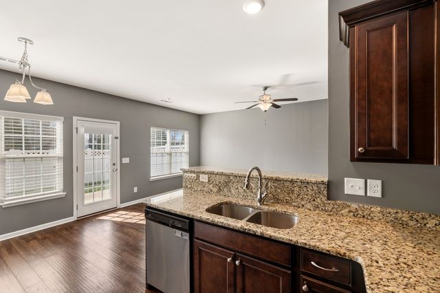 105 Dursley Ln, Spring Hill, TN 37174