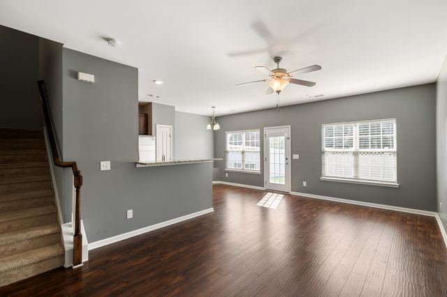 105 Dursley Ln, Spring Hill, TN 37174