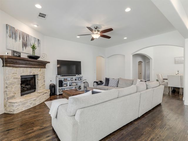 708 Sandbox Drive, Little Elm, TX 76227