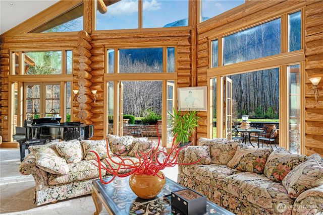 8100 428th Avenue SE, Snoqualmie, WA 98065