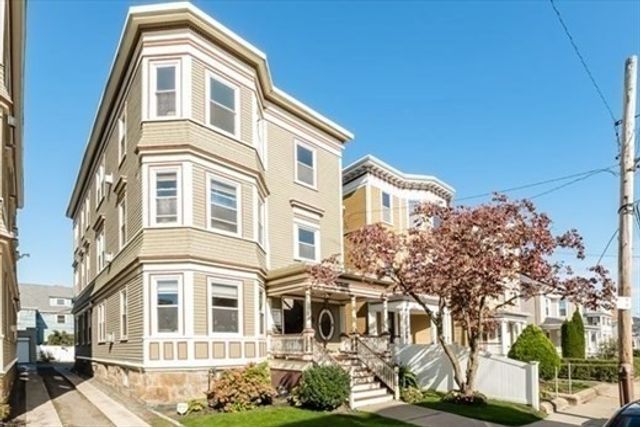 45 Pearl St 2, Boston, MA 02125