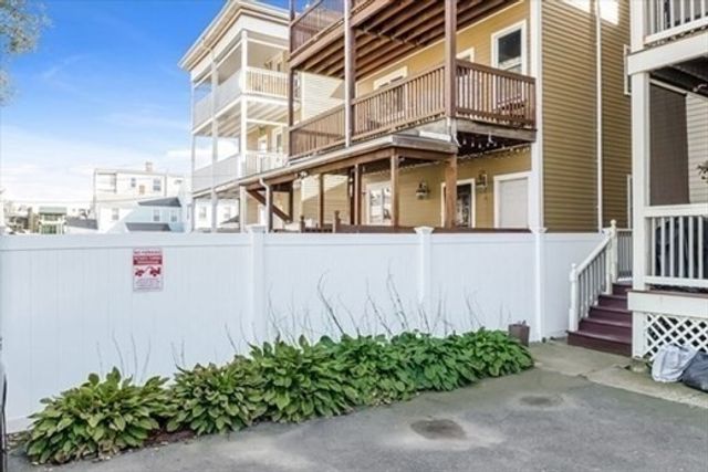 45 Pearl St 2, Boston, MA 02125