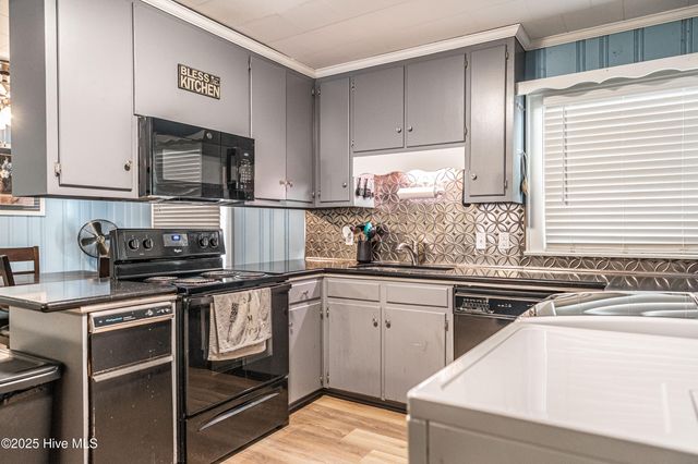 906 Hylan Avenue, Hamlet, NC 28345