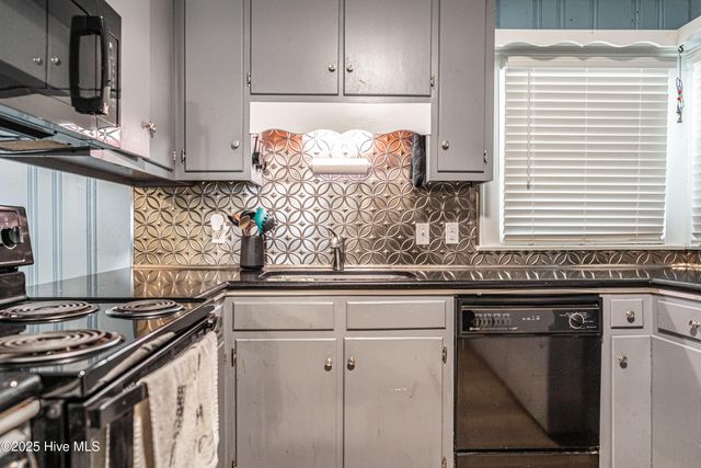 906 Hylan Avenue, Hamlet, NC 28345