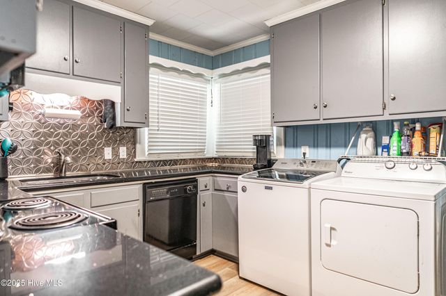 906 Hylan Avenue, Hamlet, NC 28345