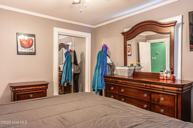 906 Hylan Avenue, Hamlet, NC 28345