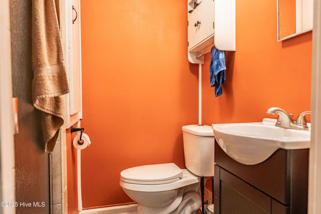 906 Hylan Avenue, Hamlet, NC 28345