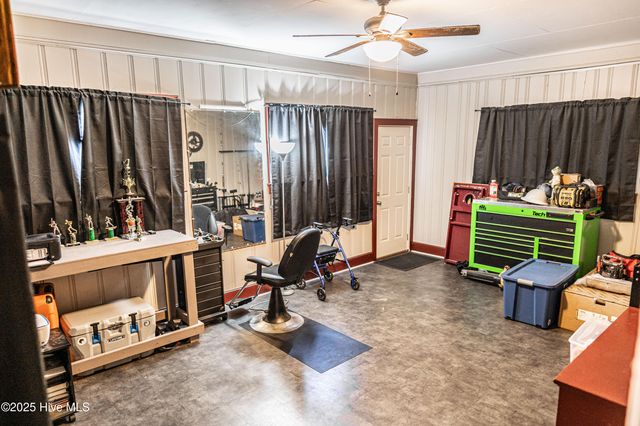 906 Hylan Avenue, Hamlet, NC 28345