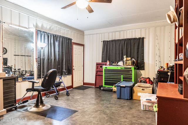 906 Hylan Avenue, Hamlet, NC 28345