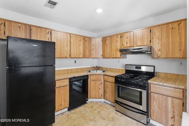 58 Frontier Way, Tinton Falls, NJ 07753