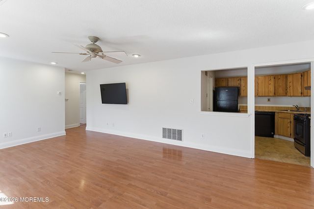 58 Frontier Way, Tinton Falls, NJ 07753