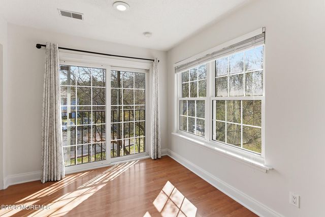 58 Frontier Way, Tinton Falls, NJ 07753