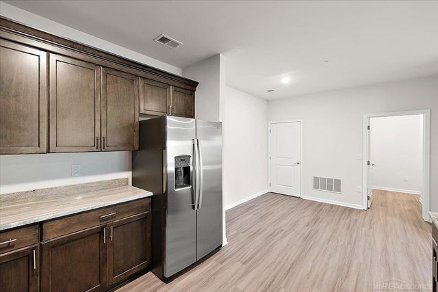 8280 Heywood Circle Unit 2, Sterling Heights, MI 48312