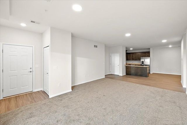 8280 Heywood Circle Unit 2, Sterling Heights, MI 48312