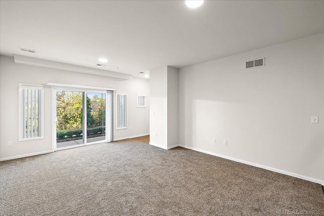8280 Heywood Circle Unit 2, Sterling Heights, MI 48312