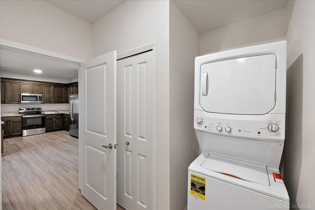 8280 Heywood Circle Unit 2, Sterling Heights, MI 48312