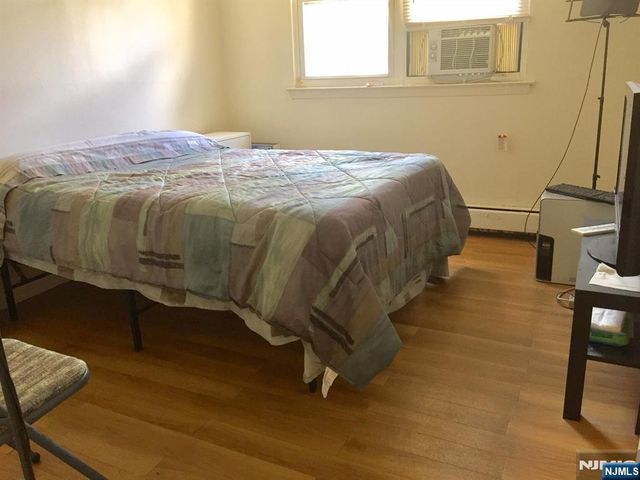 32 President Street 1, East Newark, NJ 07029