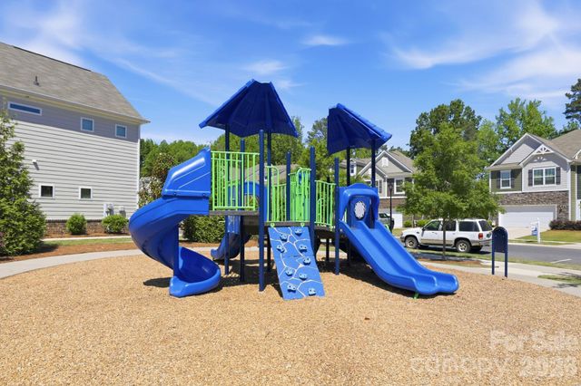 275 Harpers Run Lane, Matthews, NC 28104