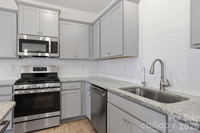 275 Harpers Run Lane, Matthews, NC 28104